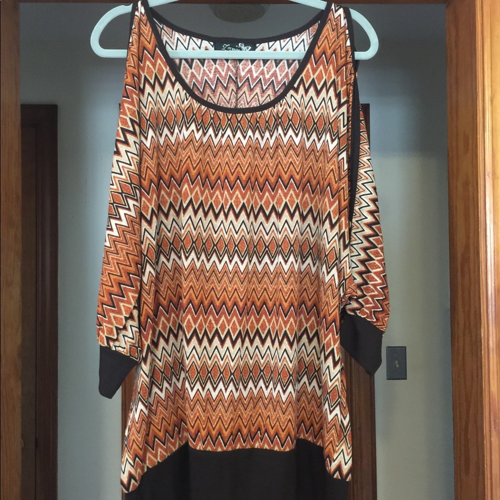 Beautiful lightly used & new blouses 👚